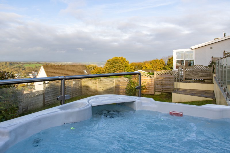 Dog Friendly Holidays With Hot Tub Near Beach