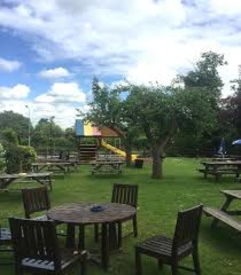 Dog Friendly Pubs With Outdoor Seating Near Me